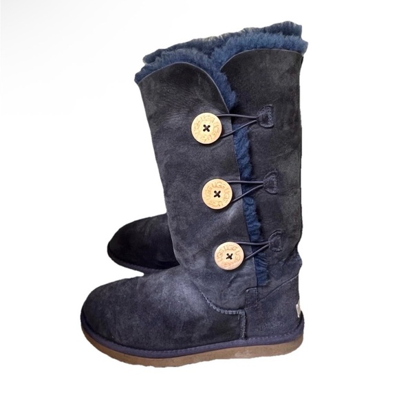 UGG Cozy Comfy Blue Sheepskin Leather Mid-Calf Casual Boots Button Lined WMN’s 8 - Picture 2 of 11